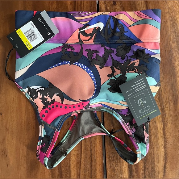 Nike Sports Bra Multi- Colored, Size Small - Picture 2 of 2